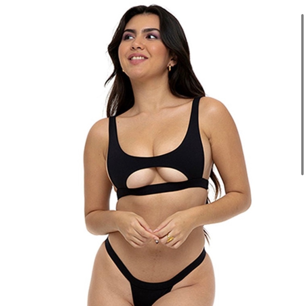 INDAH
Dalena Swim Top size small NWT